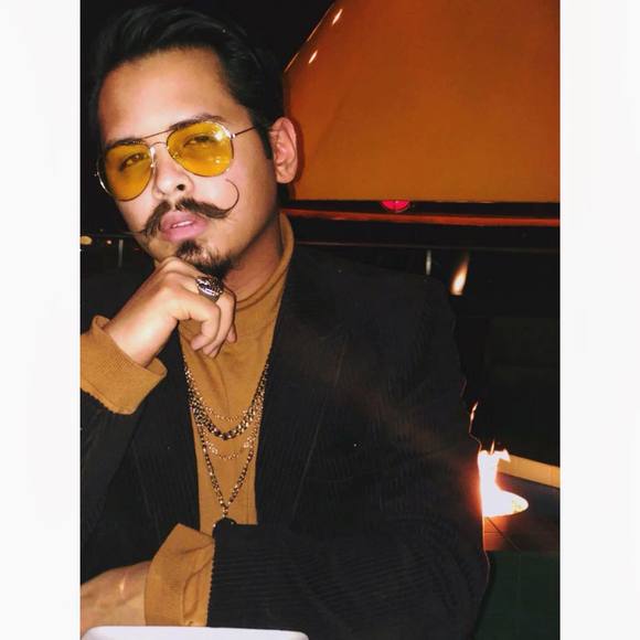 Meet your Posher, Stevie - Picture 1 of 1